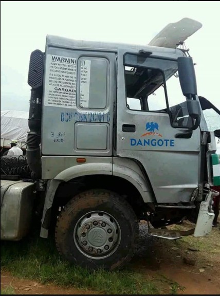 Dangote truck defies restriction order , crushes 6  in Lagos