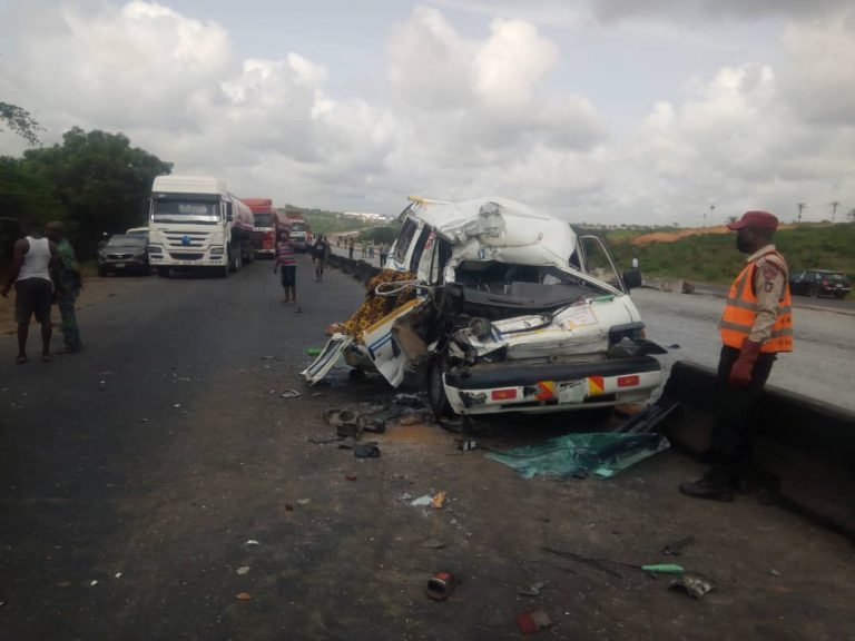 Two feared dead on Lagos-Ibadan Expressway