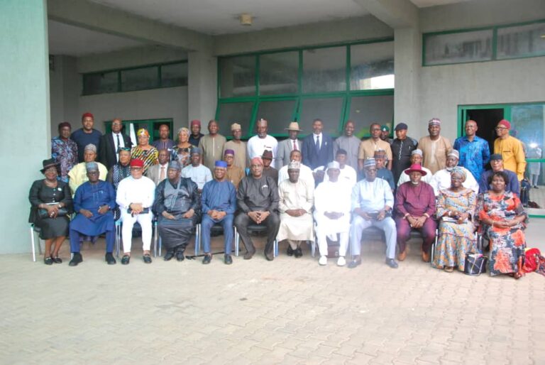 PSC Chairman meet with Retired Police Officers