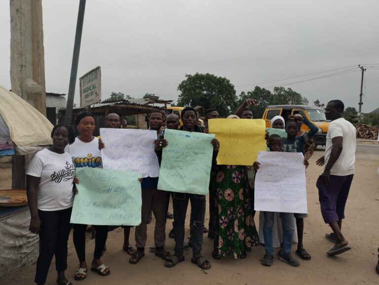 Lagos Residents Protest four months of power outage