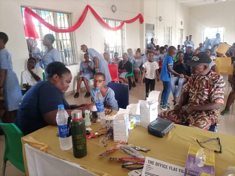 NGO provides free eye care to 500 students, teachers in Enugu…. offers scholarship too